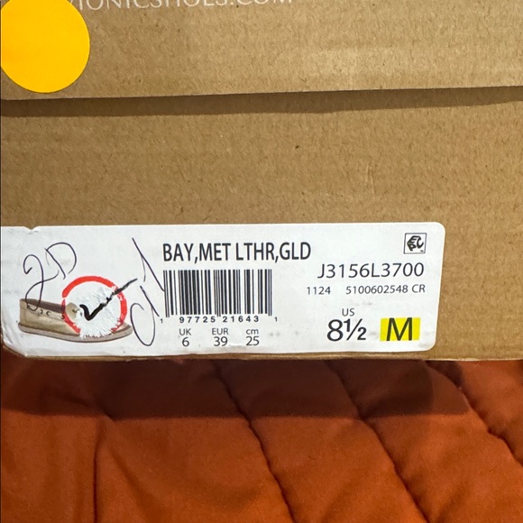 Vionic Bay Gold Leather Slip-On Size 8.5 BNIB - Picture 4 of 4